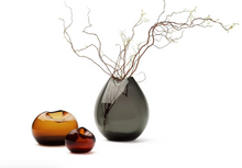 Load image into Gallery viewer, Rock vase aubergine